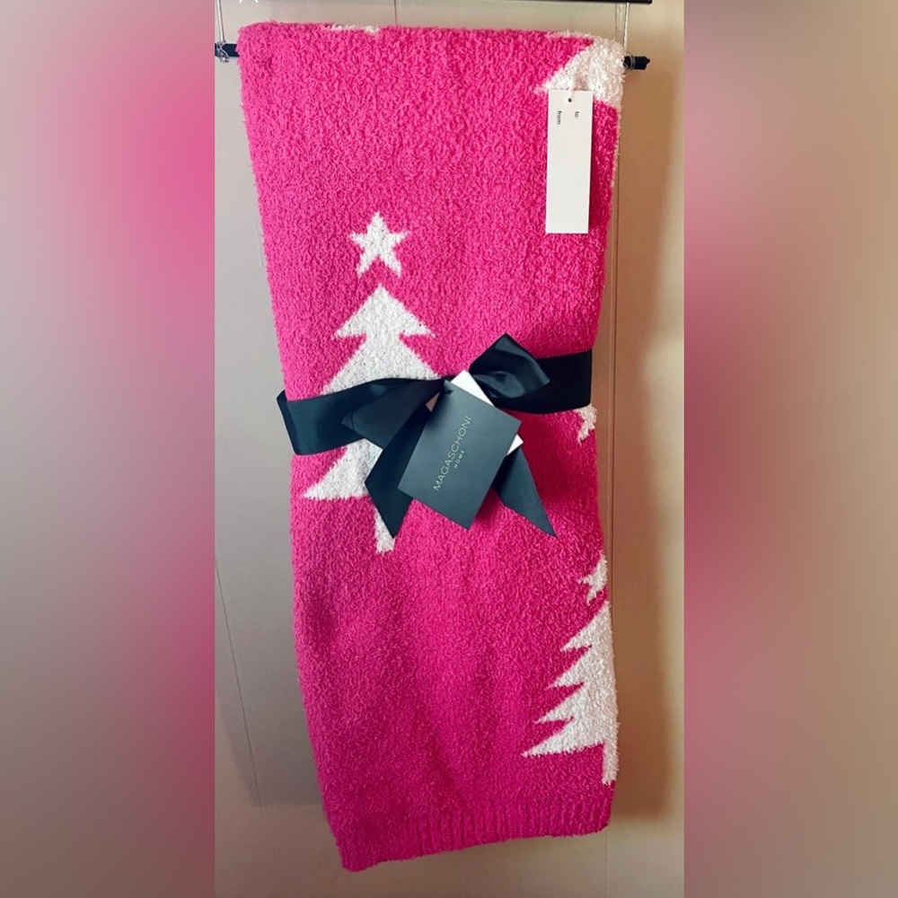 🩷New Reversible Christmas Tree Pink Buttery Blanket